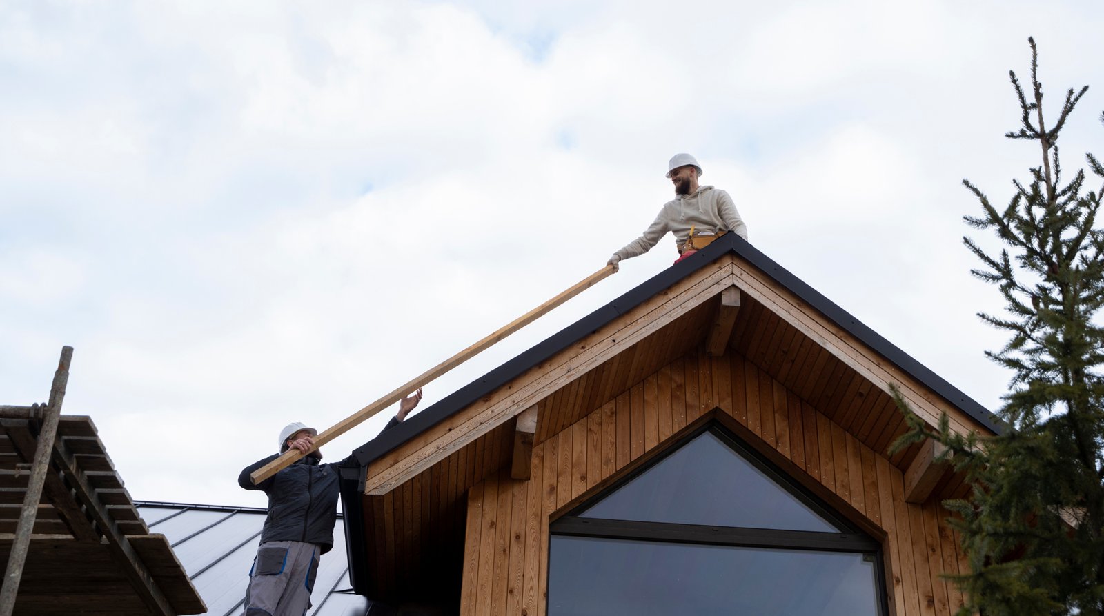 Tips for This Christmas to Avoid Roof Damage Repair in Alabama