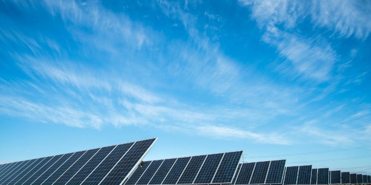 Choosing the Right Solar Panel Supplier for Your Factory: Kirmson Leads the Way