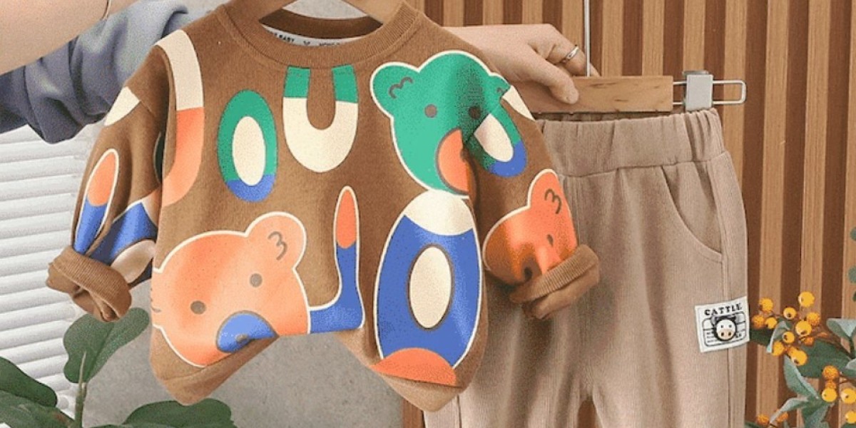 Tricouri grafice pentru băieți – Stil expresiv și original