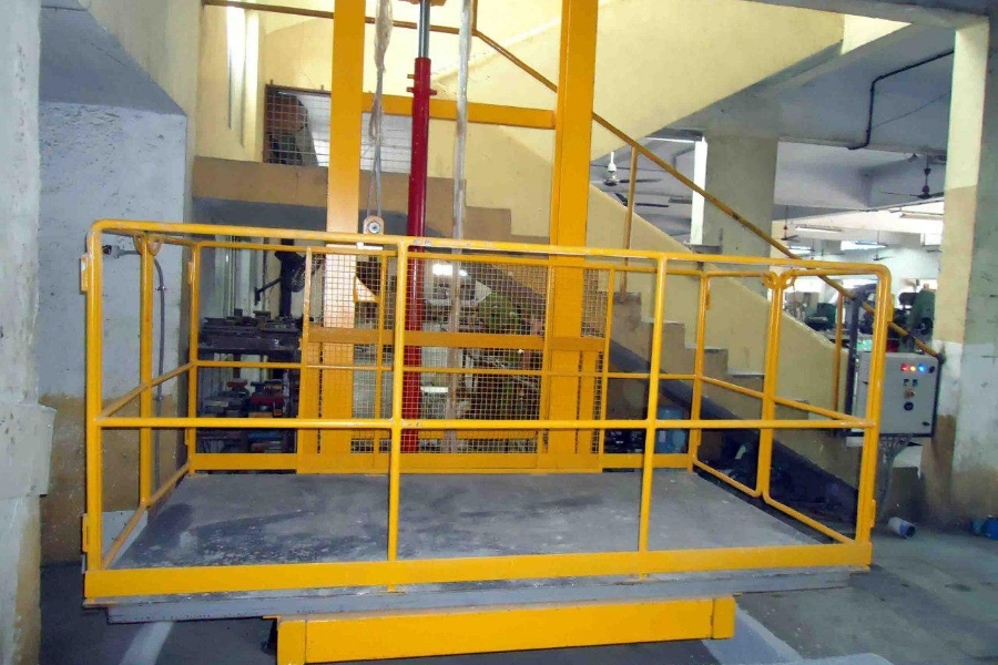 How Goods Lifts Enhance Efficiency in Warehousing Operations