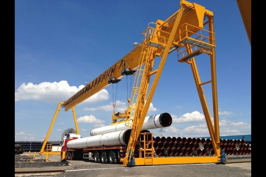 Safety Protocols for Operating Gantry Cranes in Industrial Settings - 3Tech Cranes & Lifts