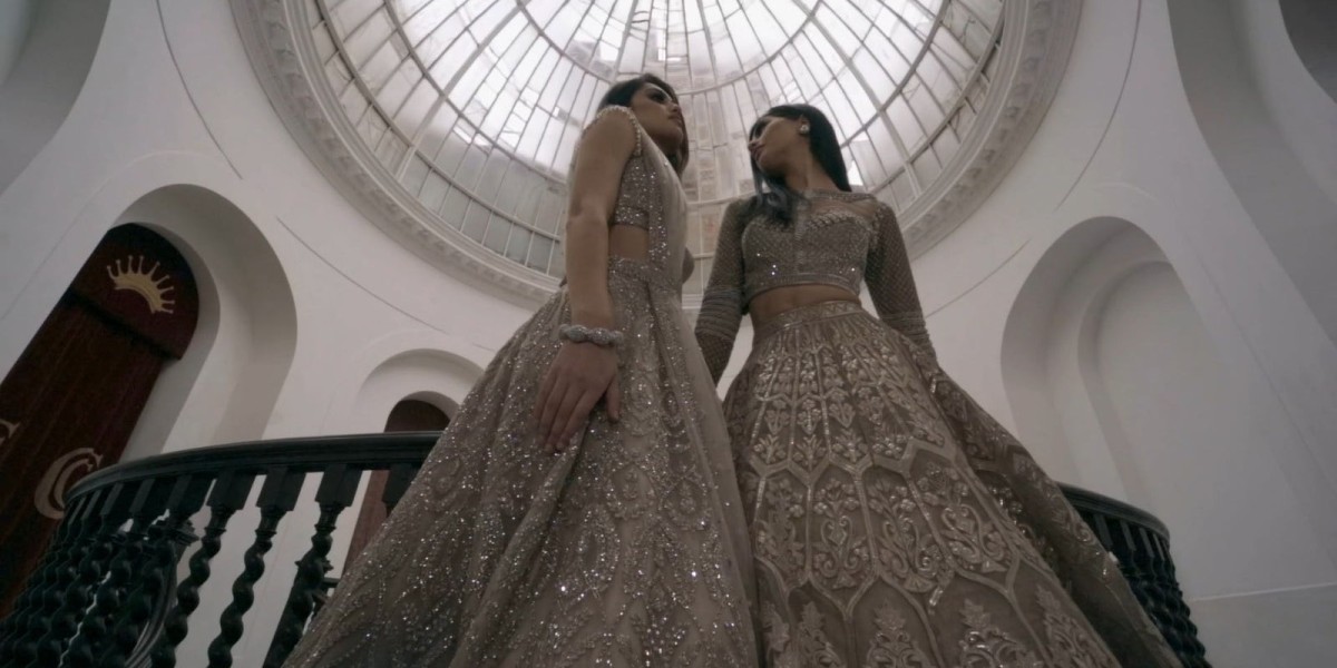 Modern Elegance: Trending Indian Wedding Dresses in the UK 2025