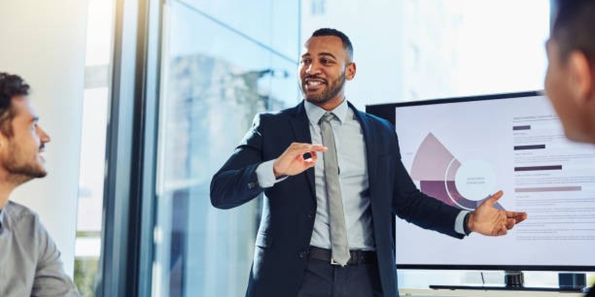 The First 30 Seconds: Hooking Investors With Your Deck