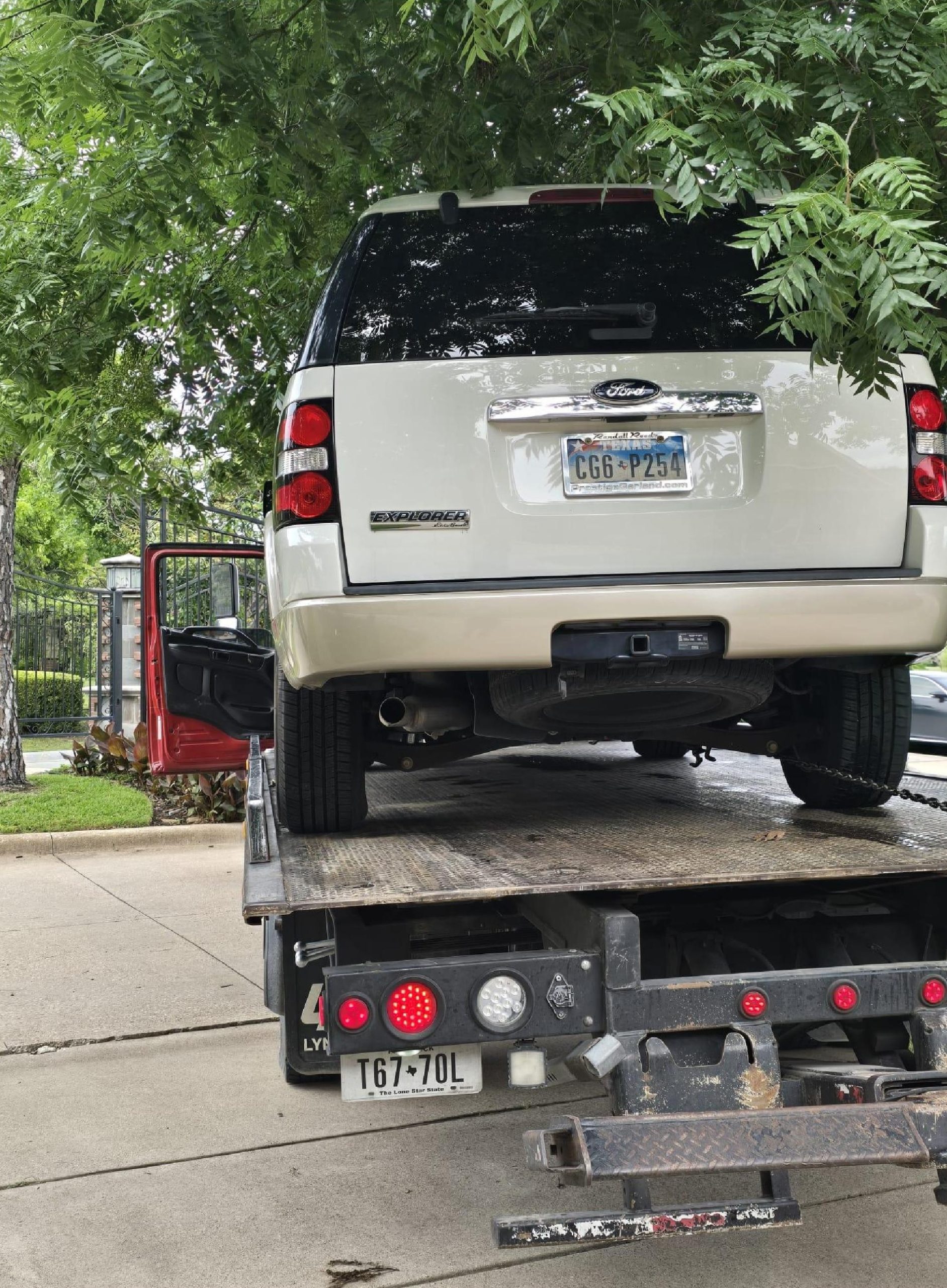 High-End Vehicle Transport & Towing Services for Luxury Cars