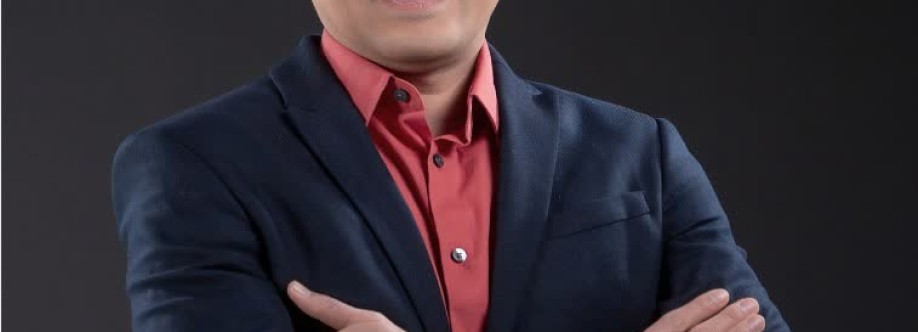 CEO Phạm Minh Đức Cover Image