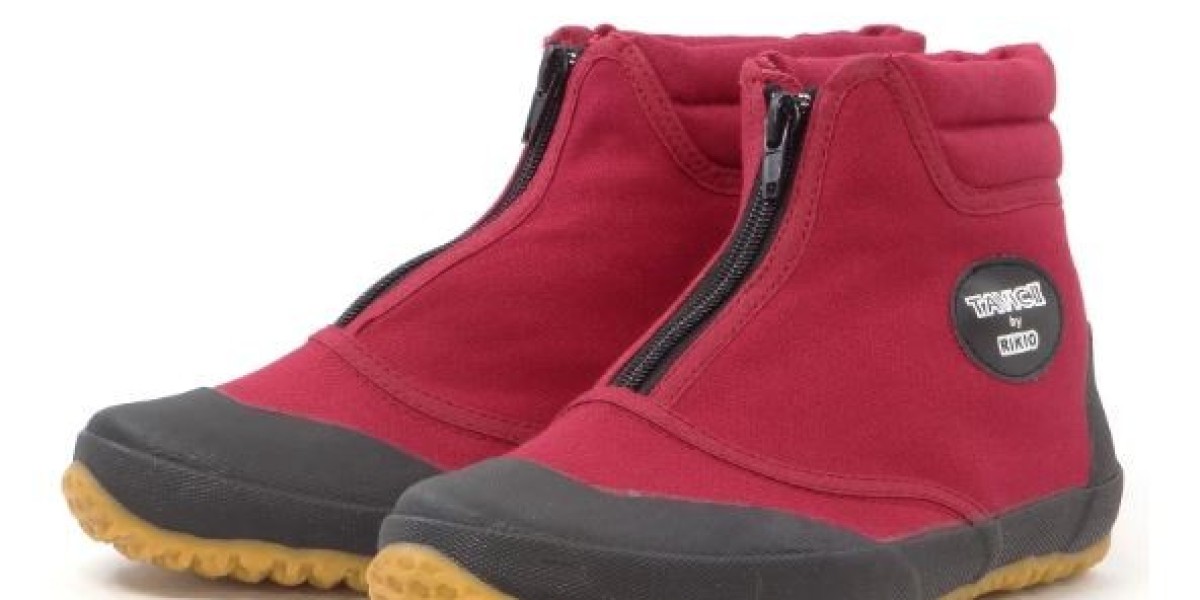 Rediscover Footwear with a Twist: Tabi Sneakers from Japan Zone Store