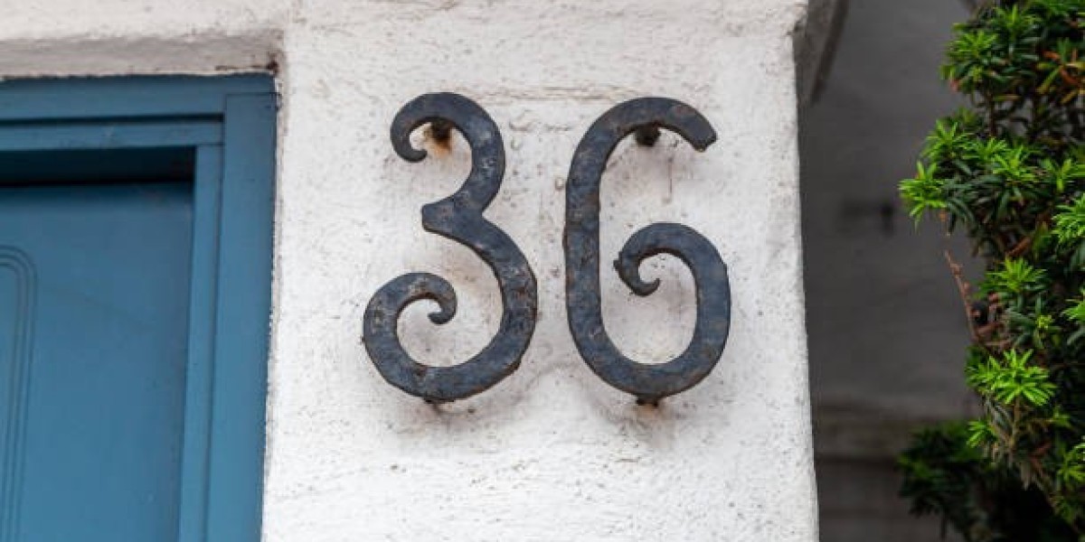 Are Illuminated Plaques Worth It for House Exteriors?