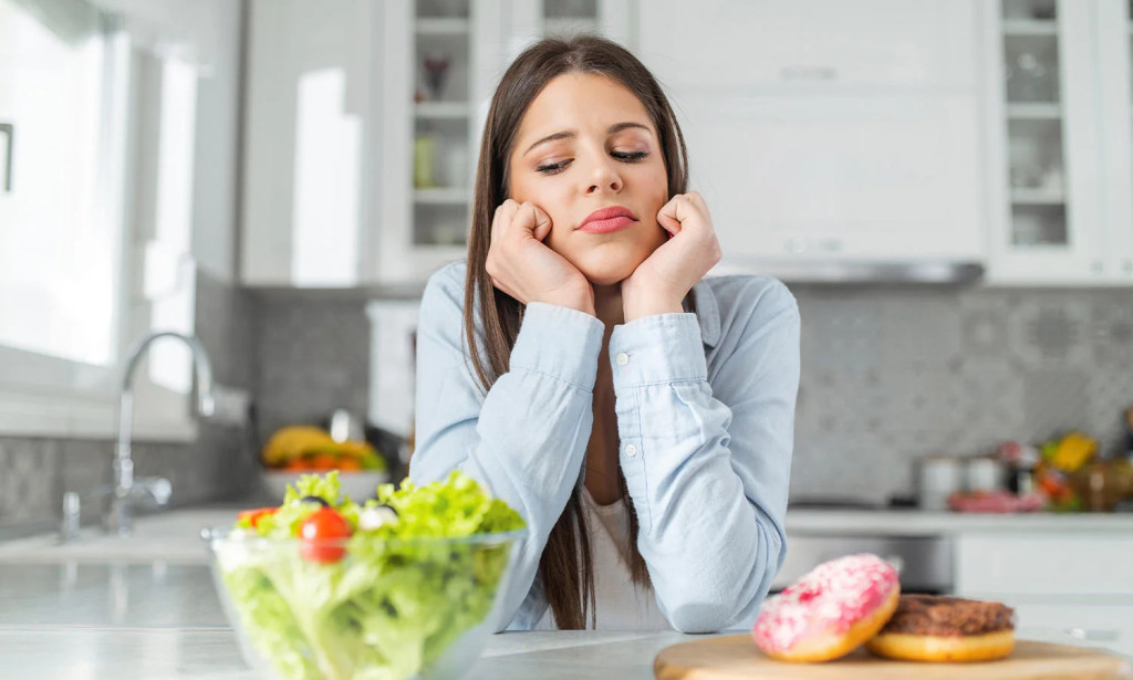 How to Crush Sugar Cravings Naturally: Expert Tips That Actually Work