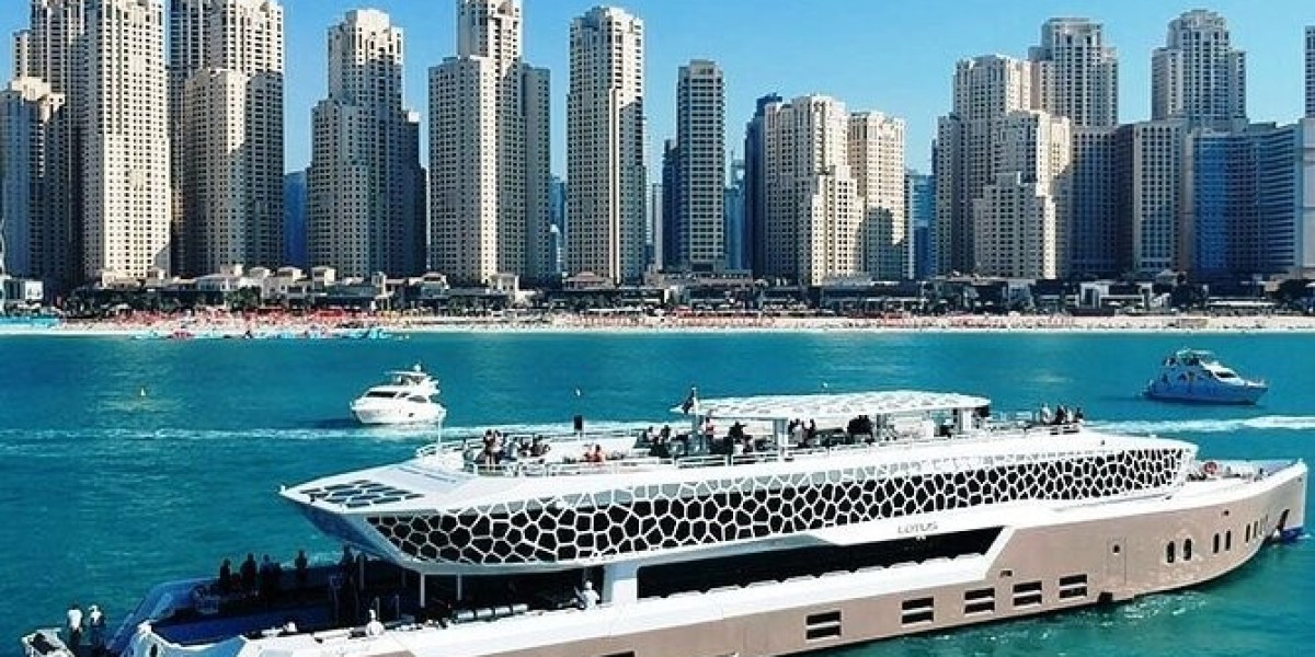 Set Sail on the Alexandra Dhow Cruise in Dubai Marina