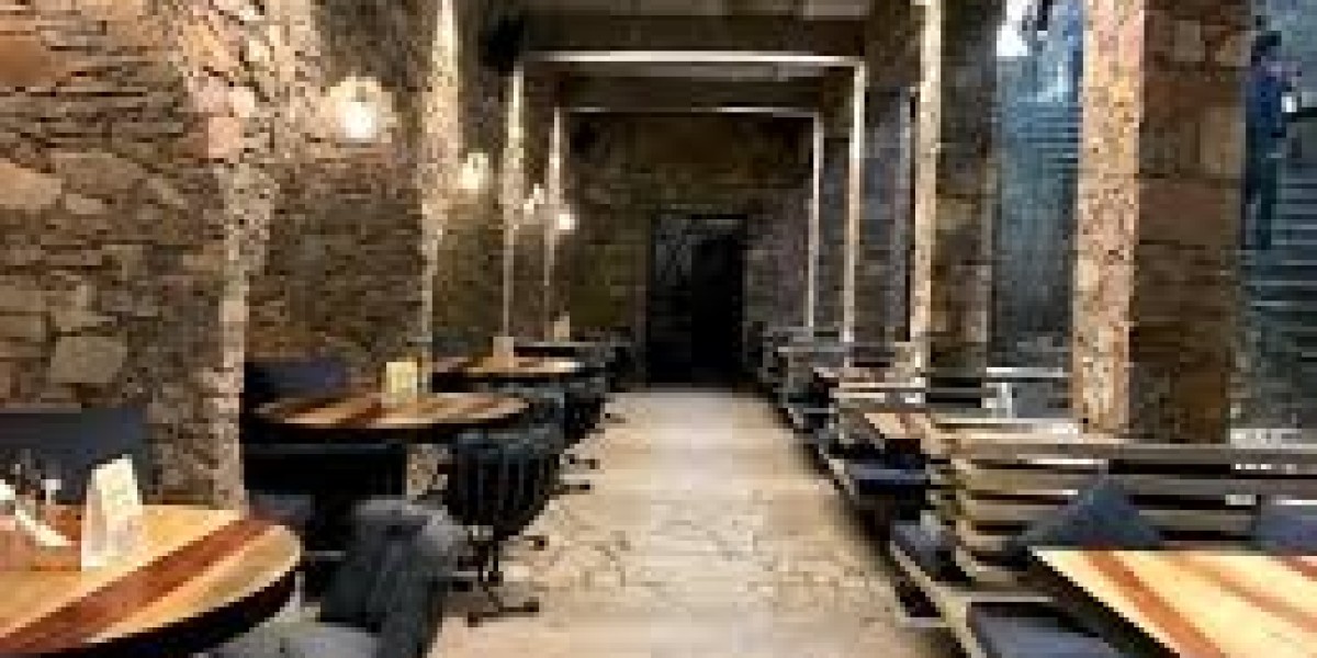 Where to Find Good Food in Jaipur: Hidden Restaurant Gems?