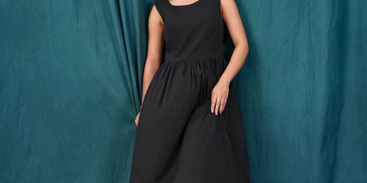 Top Trends in Western Dress for Girls in Pakistan