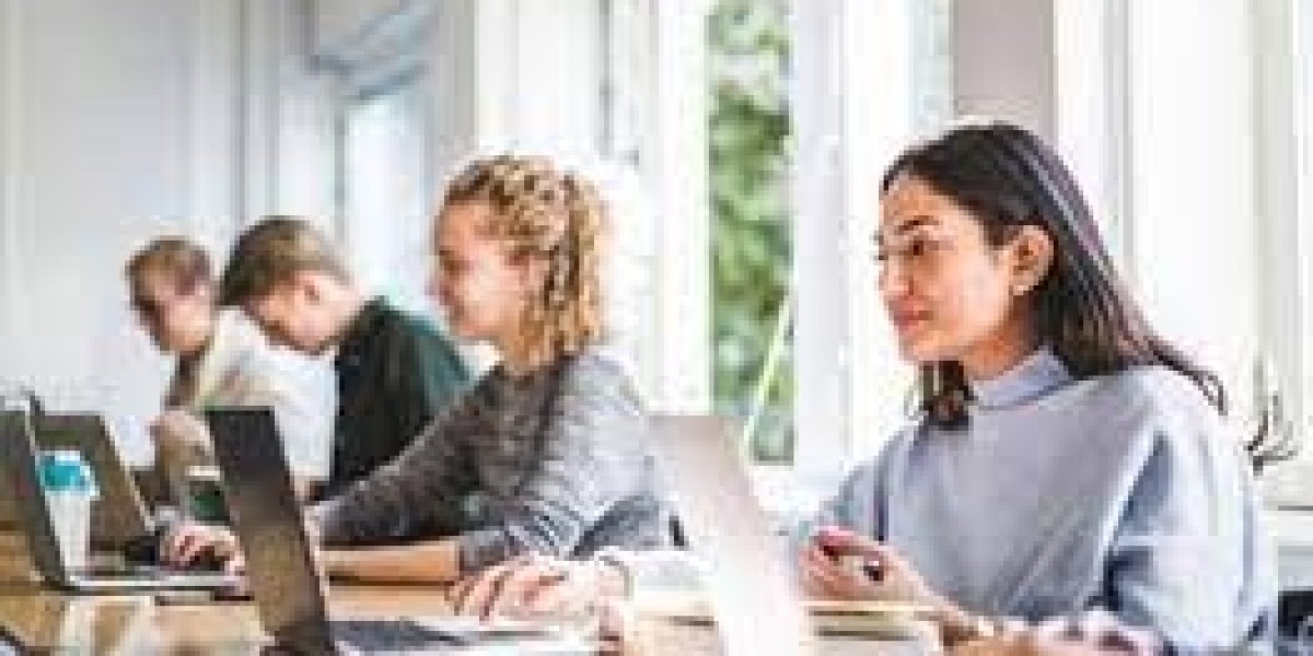 Level Up Fast: Trendy Computer Classes for Smart Learners in India