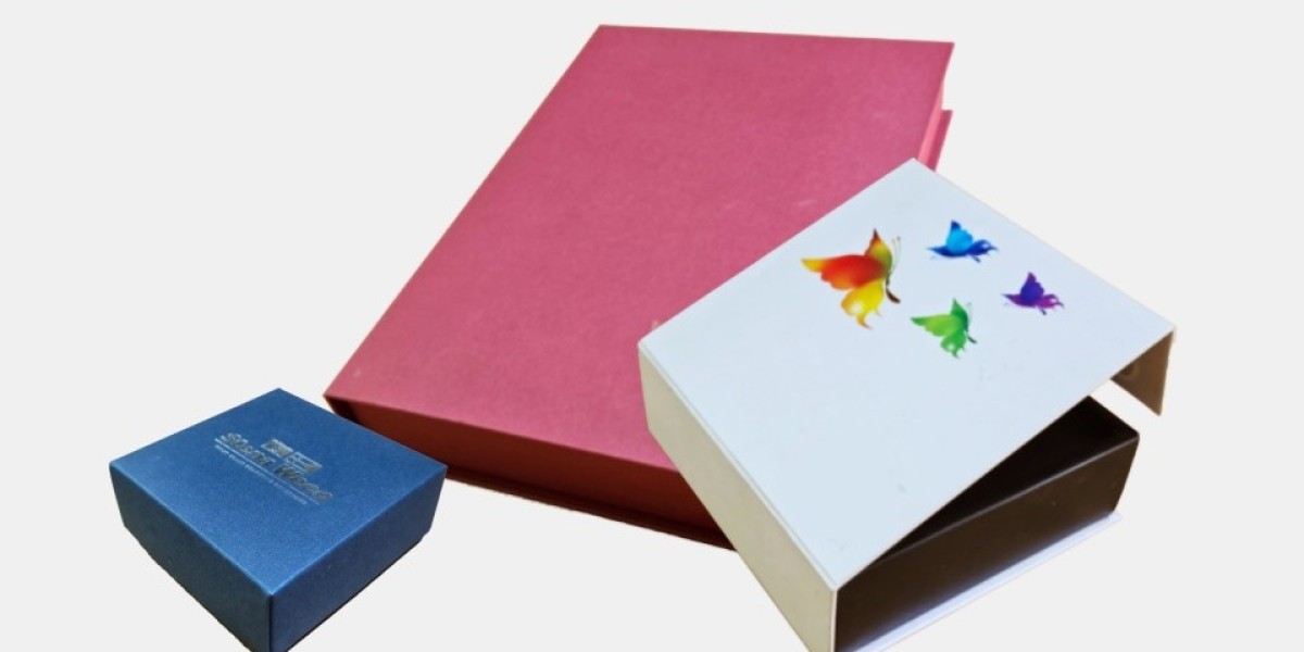 How Stationary Printing, Custom Gift Boxes, And Kraft Paper Bags Are Changing Singapore's Gift-Giving Culture