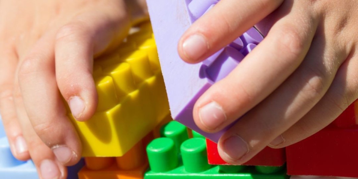 When Do Global Developmental Delay Symptoms Typically Appear?