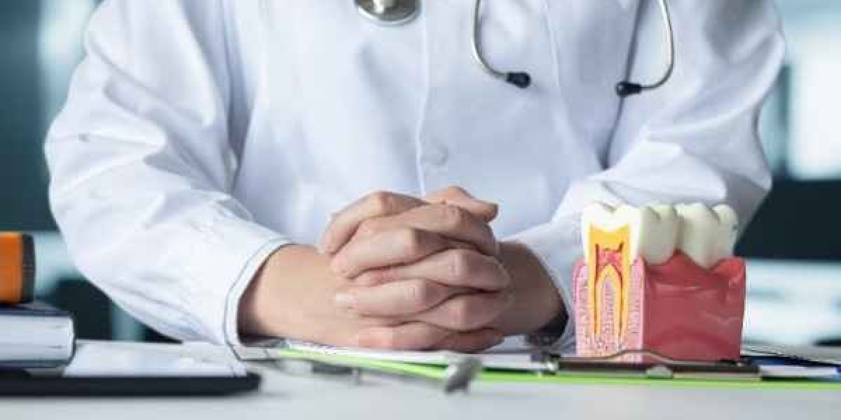 Broken Crown? Lost Filling? Find Emergency Help in Harlow