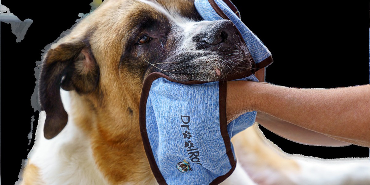HugeHounds: A Dog Owner’s Best Friend for Drool Catchers