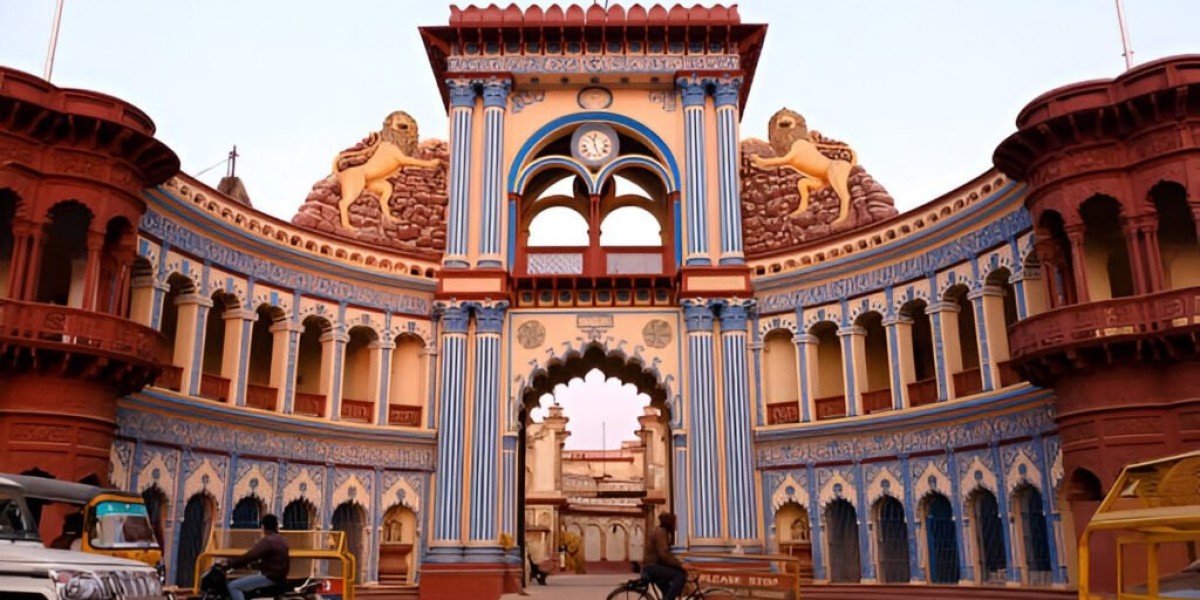 Experience Divinity Like Never Before with the Ayodhya Ram Mandir Tour by Yatra Veda