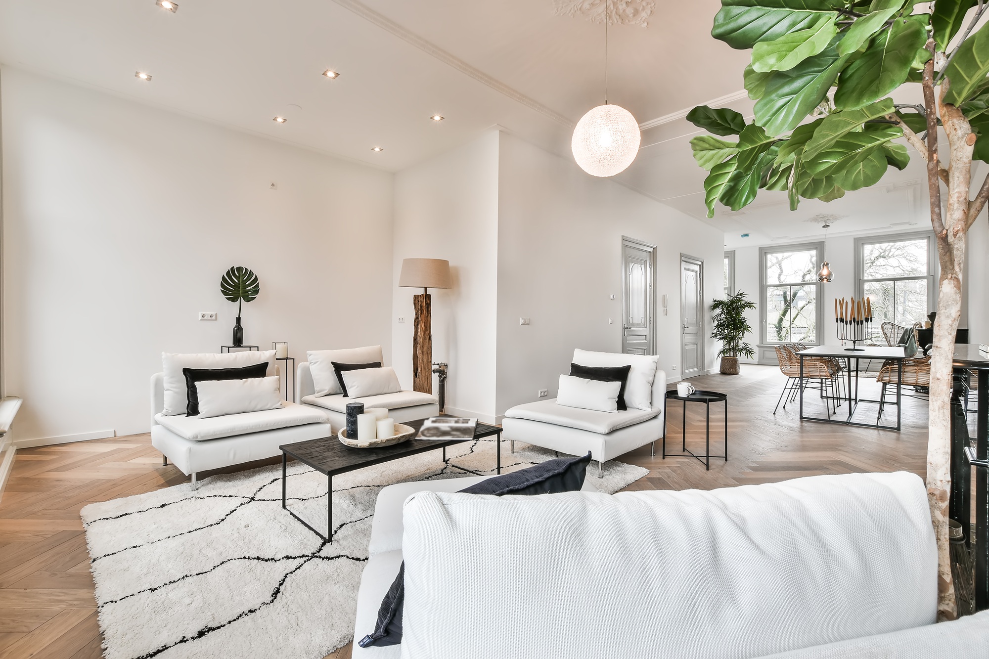 Townhome Apartments: Perfect Mix of Community & Privacy