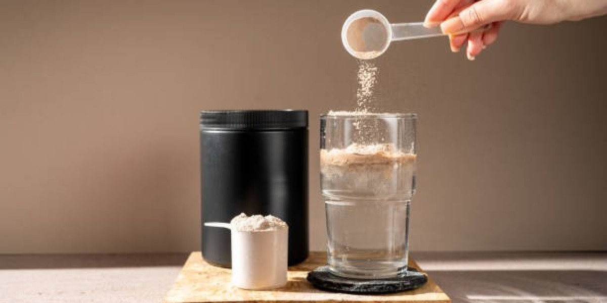 The Ultimate Guide to Creatine for Women: Strength, Recovery & Brain Health