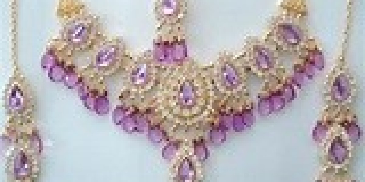 The Rise of the Online Jewelry Store: A New Era of Imitation Jewelry