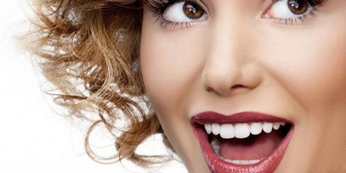 Get Flawless Hollywood Smile Istanbul with Expert Cosmetic Dental Services