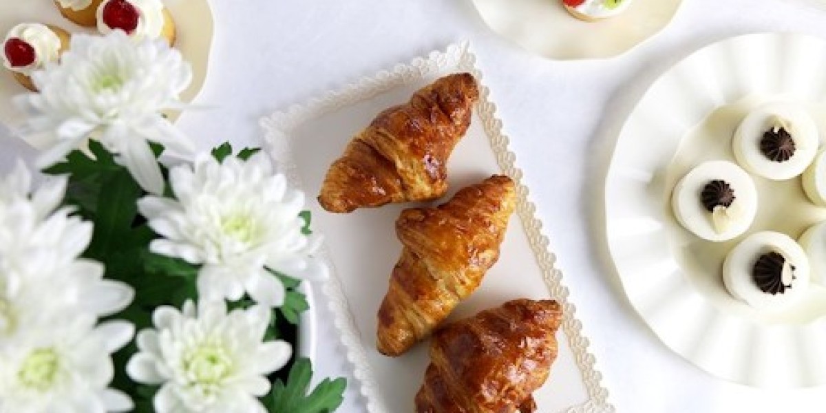 How Happy Hour Catering Elevates Office Events And Team Mixers