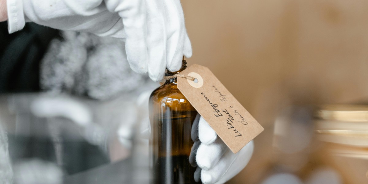 Beyond the Bottle: The Psychology of Choosing Your Perfume