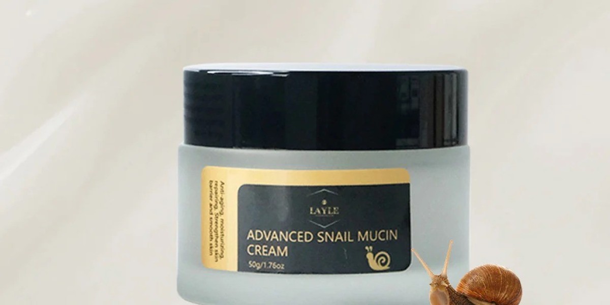 Nourishing Your Skin with Rich Moisture Daily Cream and Hydrating Options