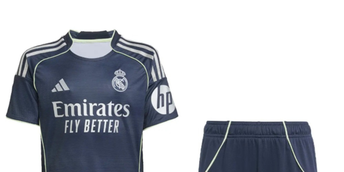 اكتشف أسلوبك المذهل مع طقم ريال مدريد الأصلي