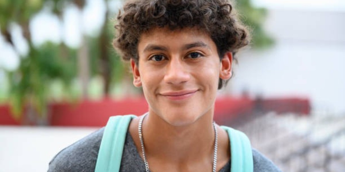 Exploring the Transformative Influence of Online Course Services and Tutors Academy on Paper Writing