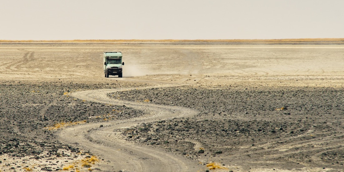 How Sand and Dust Impact Your Car’s Performance in the UAE
