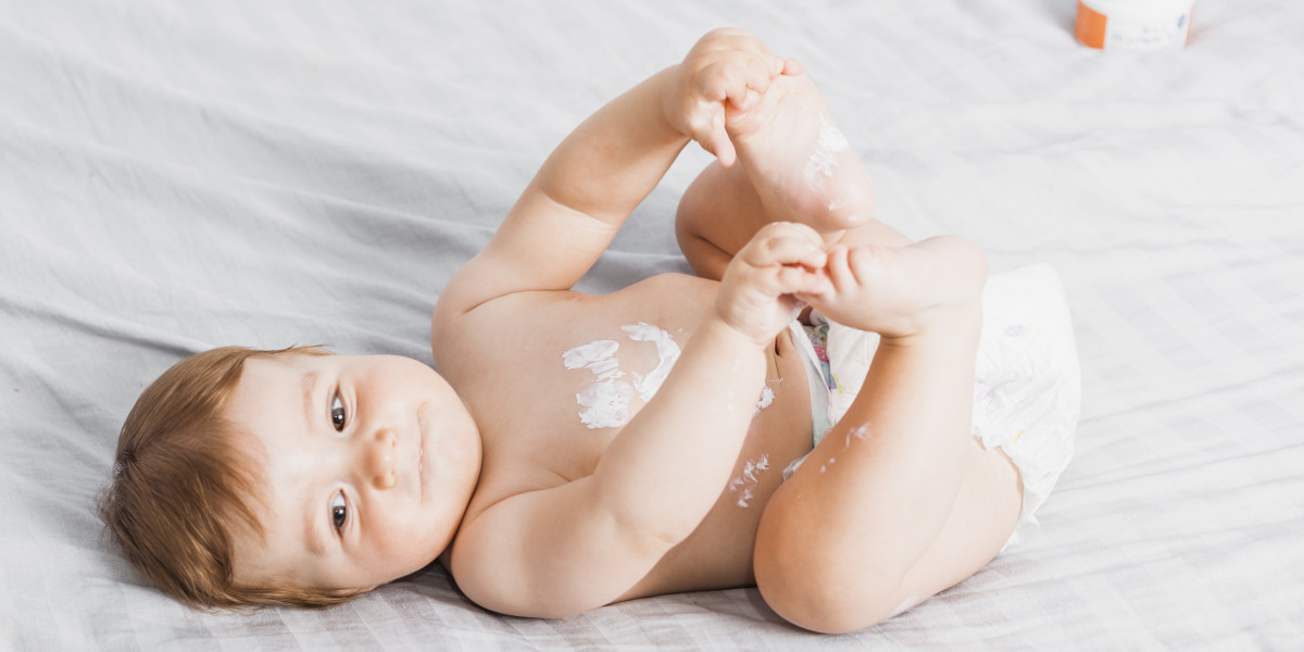 Choosing the Best Baby Diaper and Wipes for Comfort