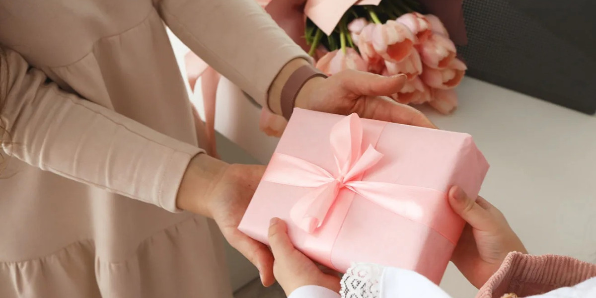 What are the benefits of gifting Lab Grown Diamond Earrings for Women?