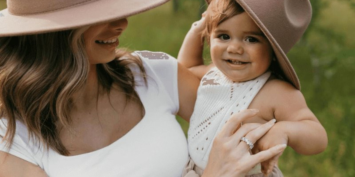 From Fall Flourish to Festive Sparkle: Your Guide to the Best Mommy & Me Accessories and Infant Xmas Dress