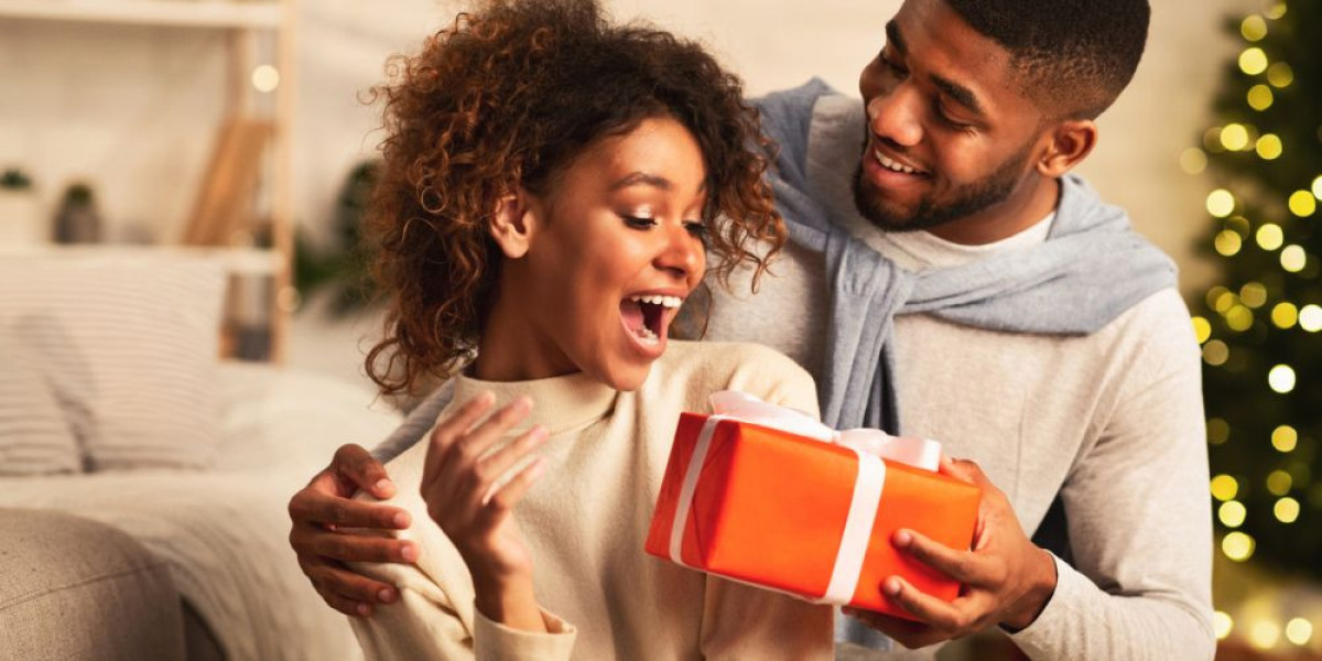 Thoughtful Christmas Gifts for Your Girlfriend That Speak from the Heart