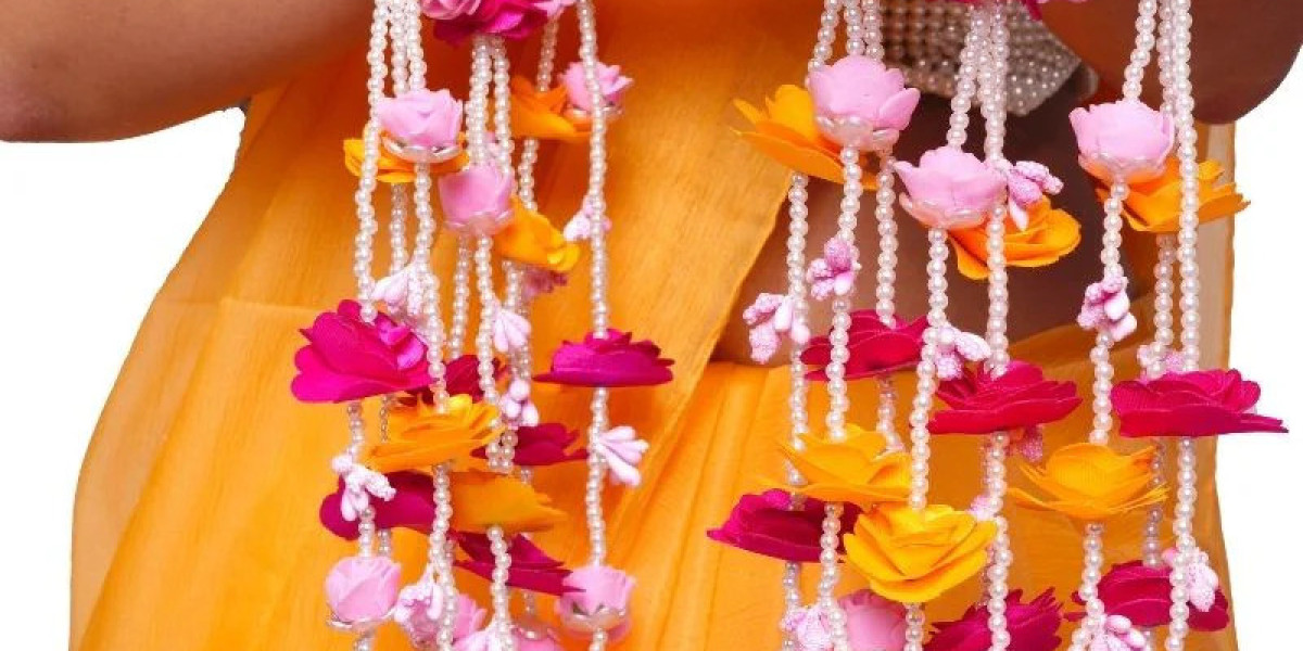Handcrafted Floral Jewellery – Natural Beauty for Every Bride | VAIDAAN