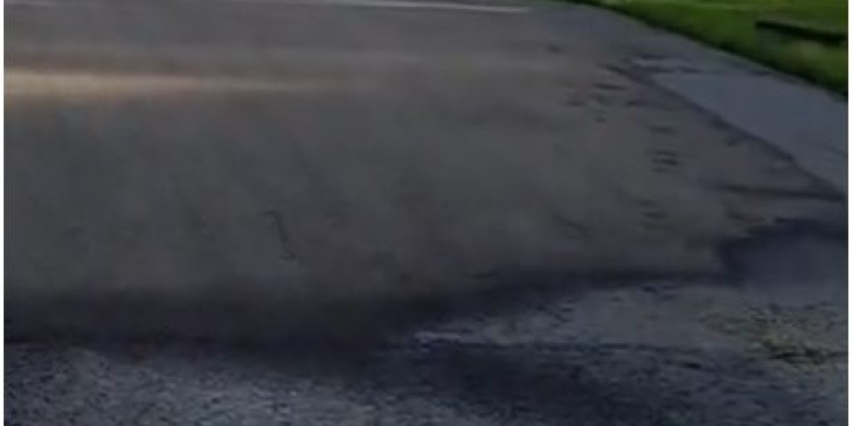 Sealcoating: Preventive Maintenance Solution to Protect your Asphalt Driveways