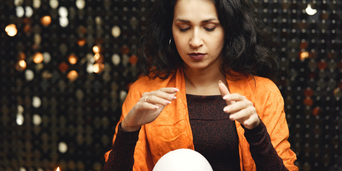 Solve Love, Marriage & Career Issues with the Best Astrologer in Jayanagar