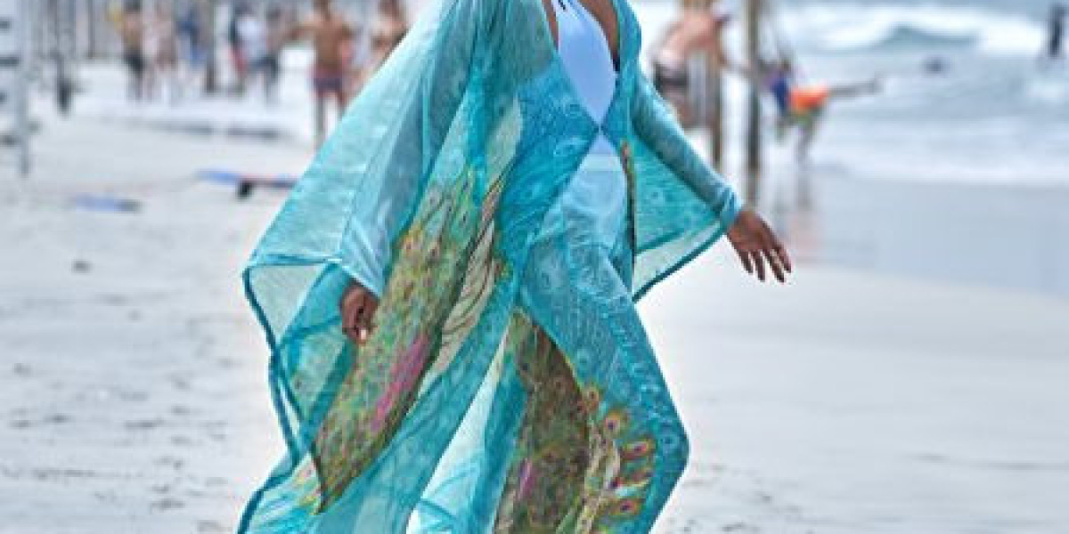 Breezy and Chic Shirt Styles for a Relaxed Beach Outfit