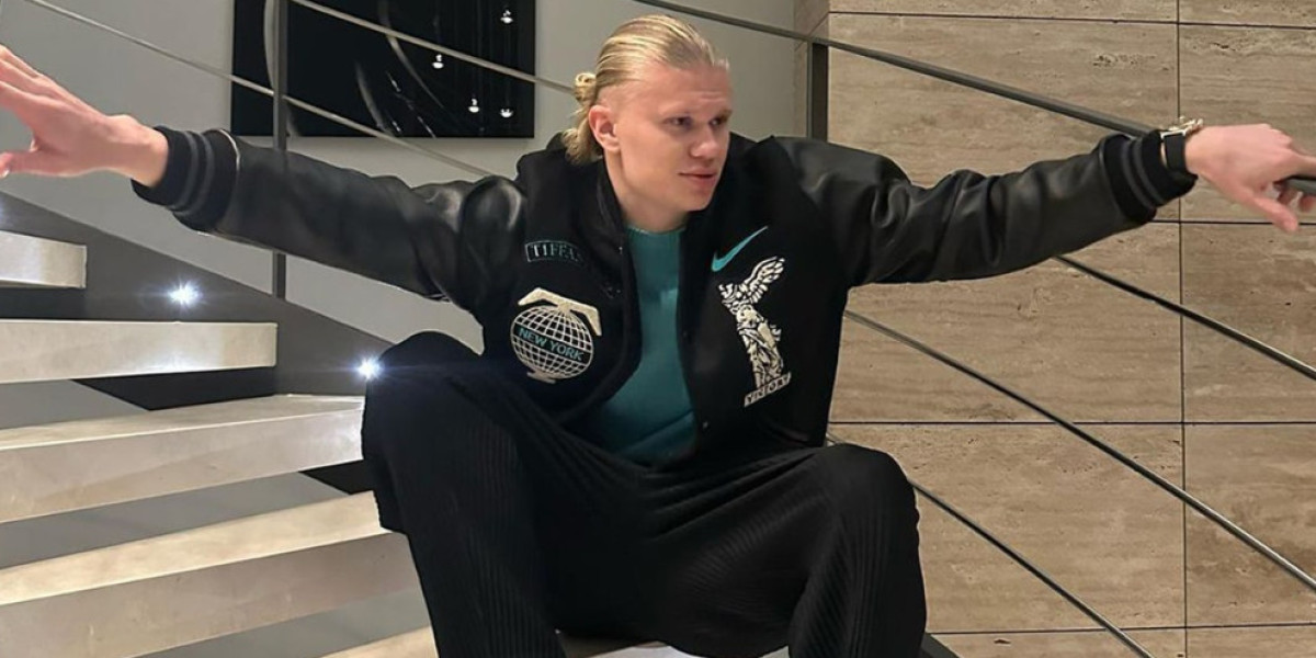 Upgrade Your Classy Wardrobe with Tiffany and Co Nike Jacket