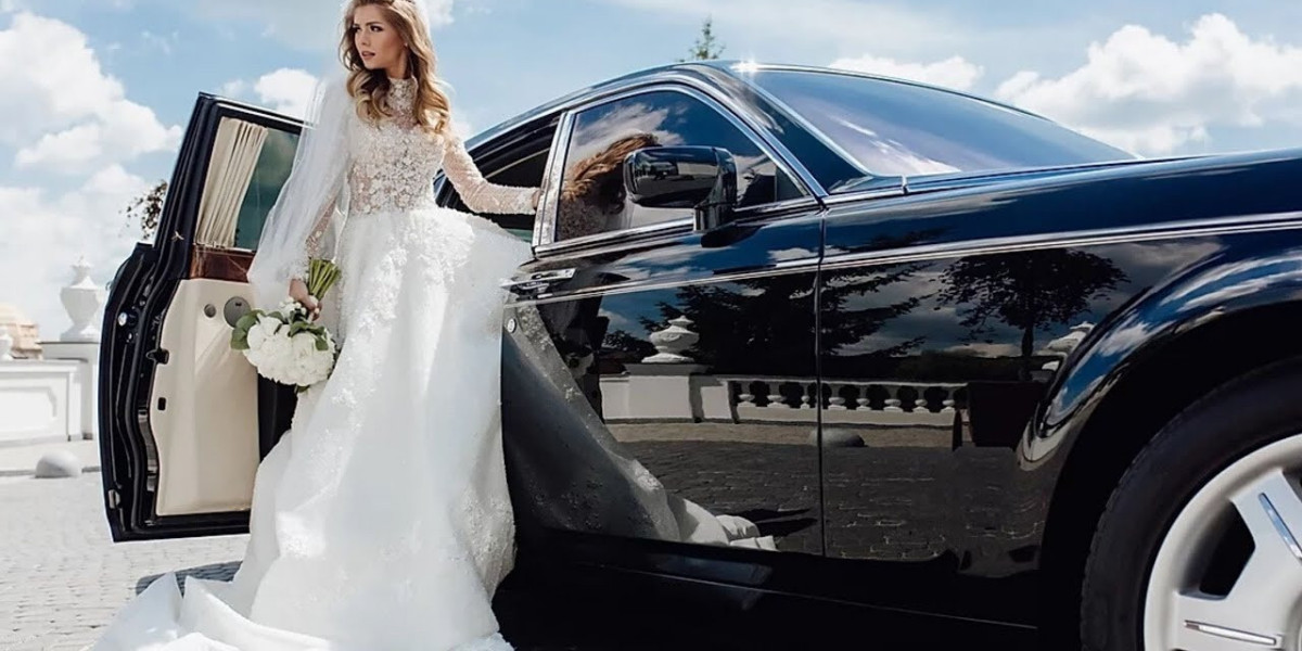 Wedding Chauffeur Service: Luxury, Comfort, and Class for Your Special Day
