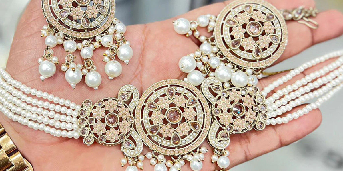 Latest Pearl Choker Trends Every Indian Woman Should Try