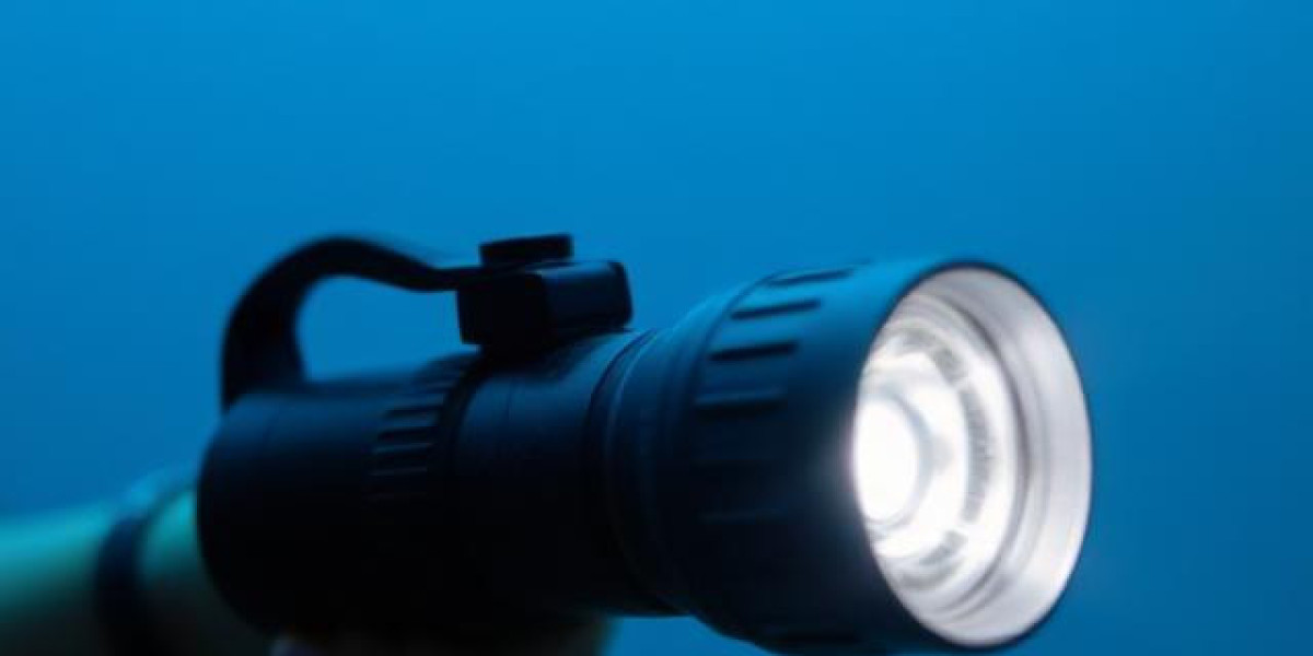 Diving Flashlight: Complete Guide for Divers