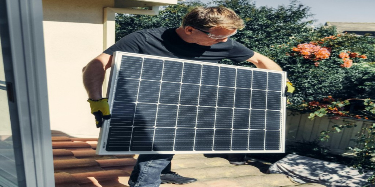 Keep Your Solar Panels Efficient with a Solar Panel Cleaner – Solar Dream's Expert Guide