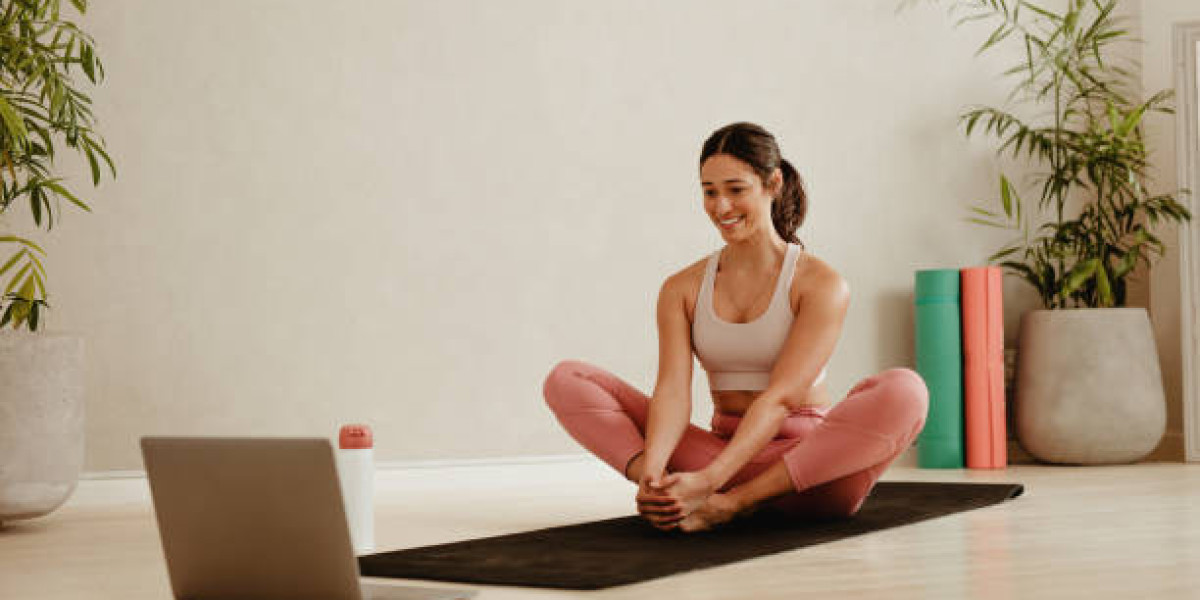Online Yoga Teacher Training: A Complete Guide for Aspiring Yoga Teachers