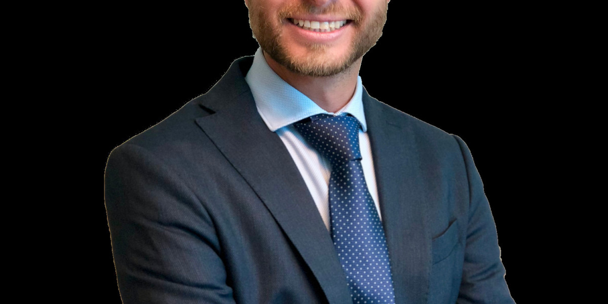 Navigating Property Transactions with Expert Legal Guidance: Why You Need a Real Estate Lawyer in Marbella and Sotogrand