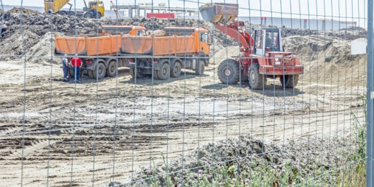 How Enclosed Trailers and Dump Trailers Transform Job Sites