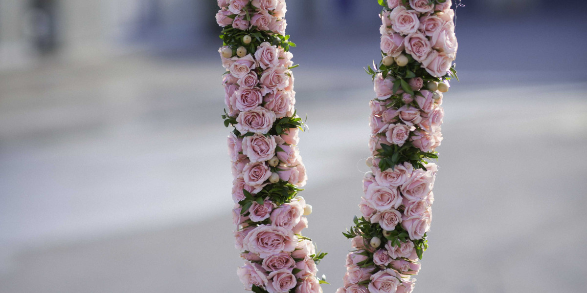 Elegant Wedding Flowers and Garlands to Celebrate Love in Toronto