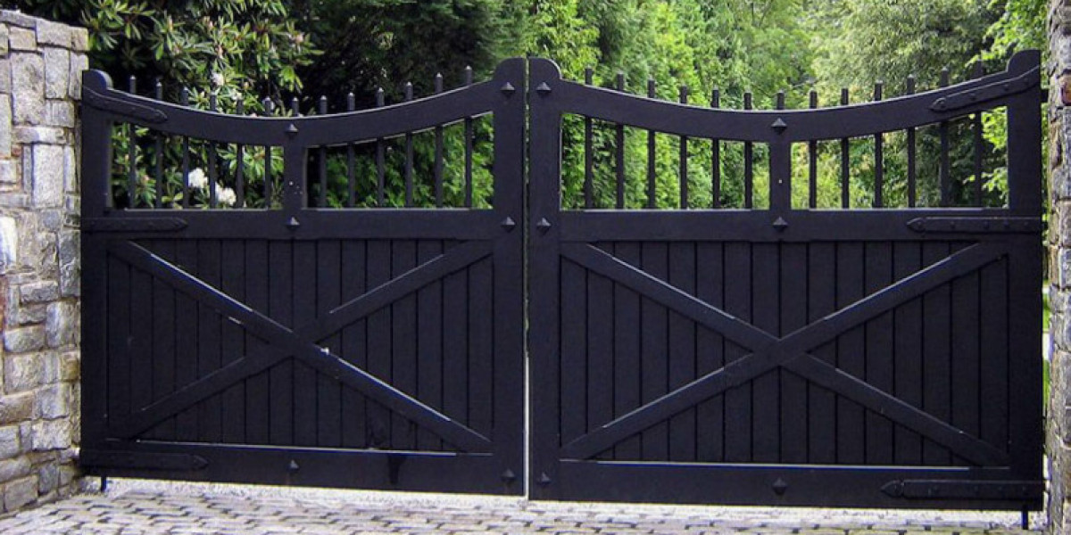 Reliable Fence Contractors in Miami for Safe, Strong & Beautiful Fencing Solutions