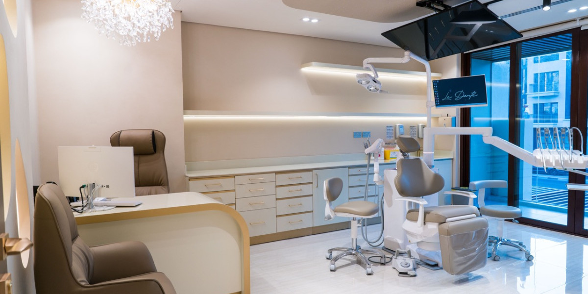 Bright Smiles and Better Confidence A Simple Guide to Teeth Whitening in Dubai